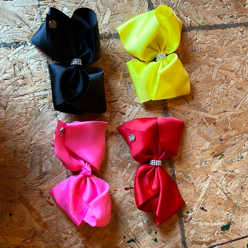 Jojo bows